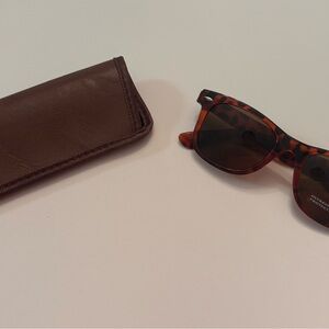 🕶️ NEW Tortoiseshell Sunglasses w/ Case – UV Protection – Classic Unisex Style